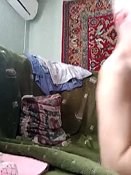 Pineapple04 online show from September 9, 2025, 6:57 am