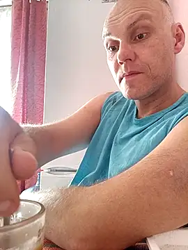 Pineapple04 online show from September 14, 2025, 6:12 am