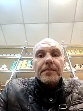 Pineapple04 online show from December 1, 2025, 8:41 am