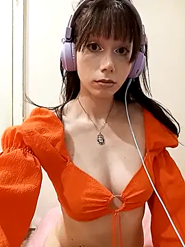 Snapshot of SashaGrinch chatting on November 23, 2025, 7:24 pm SashaGrinch online show from November 23, 2025, 7:24 pm