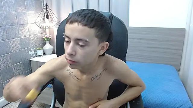 Snapshot of Xavii18 chatting on December 4, 2024, 4:16 pm Xavii18 online show from December 4, 2024, 4:16 pm