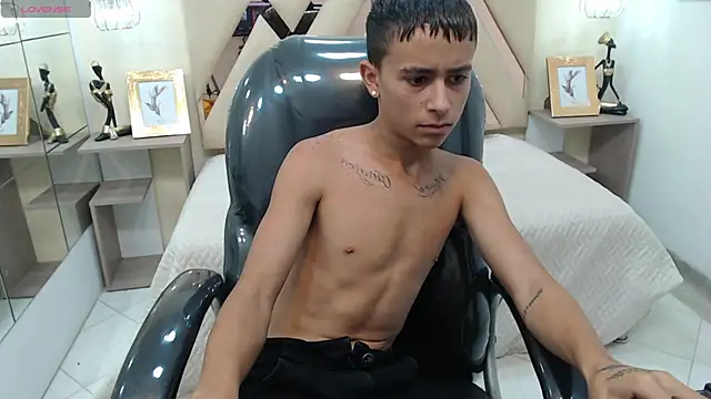 Snapshot of Xavii18 chatting on January 21, 2025, 3:21 pm Xavii18 online show from January 21, 2025, 3:21 pm