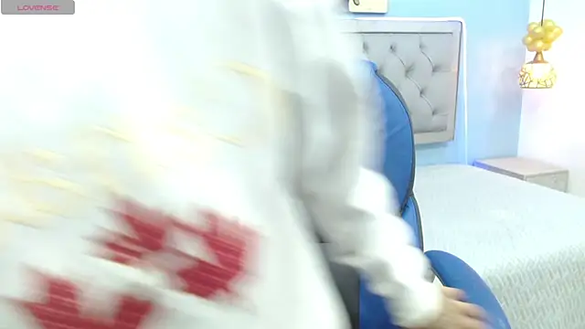 Snapshot of Xavii18 chatting on February 11, 2025, 12:37 pm Xavii18 online show from February 11, 2025, 12:37 pm