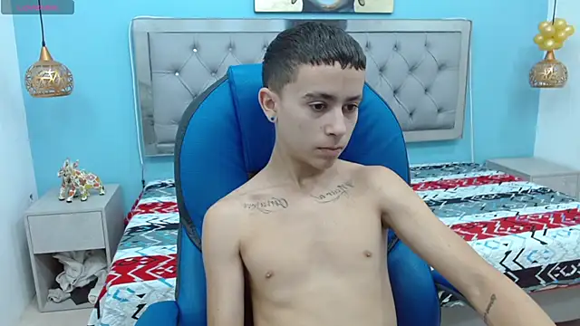 Snapshot of Xavii18 chatting on February 20, 2025, 1:19 pm Xavii18 online show from February 20, 2025, 1:19 pm