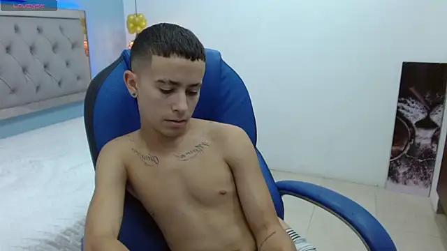 Snapshot of Xavii18 chatting on March 1, 2025, 4:00 pm Xavii18 online show from March 1, 2025, 4:00 pm