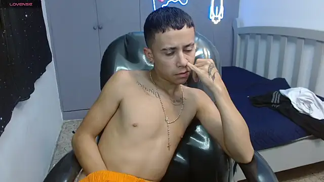 Snapshot of Xavii18 chatting on March 5, 2025, 7:17 pm Xavii18 online show from March 5, 2025, 7:17 pm