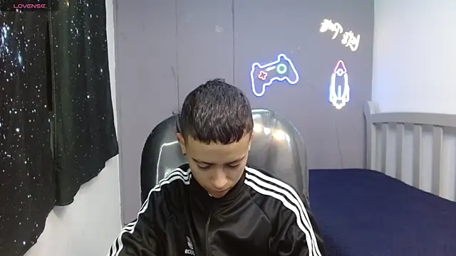 Snapshot of Xavii18 chatting on March 6, 2025, 1:14 pm Xavii18 online show from March 6, 2025, 1:14 pm