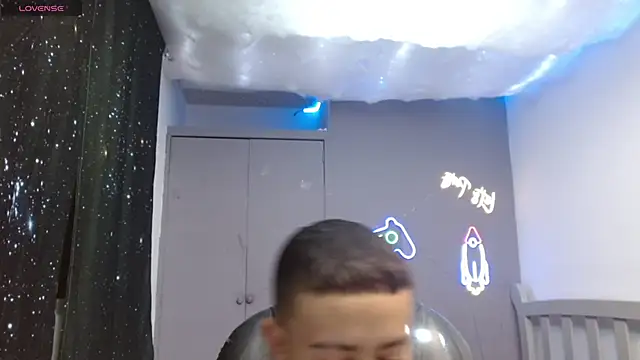 Snapshot of Xavii18 chatting on March 6, 2025, 4:38 pm Xavii18 online show from March 6, 2025, 4:38 pm