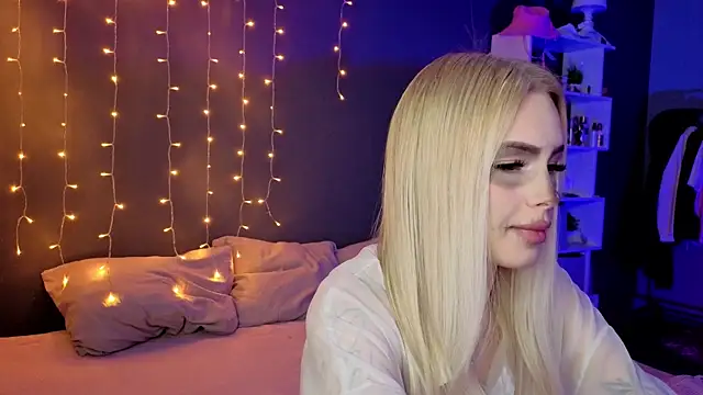 Snapshot of aneta_alisha chatting on October 30, 2025, 12:39 pm aneta alisha online show from October 30, 2025, 12:39 pm