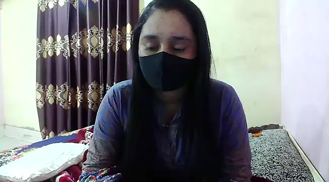 Snapshot of LovelyRose69 chatting on December 18, 2024, 2:17 pm LovelyRose69 online show from December 18, 2024, 2:17 pm