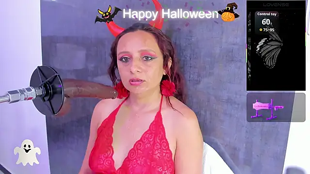 Snapshot of Issys_milf chatting on October 31, 2025, 12:17 pm Issys milf online show from October 31, 2025, 12:17 pm