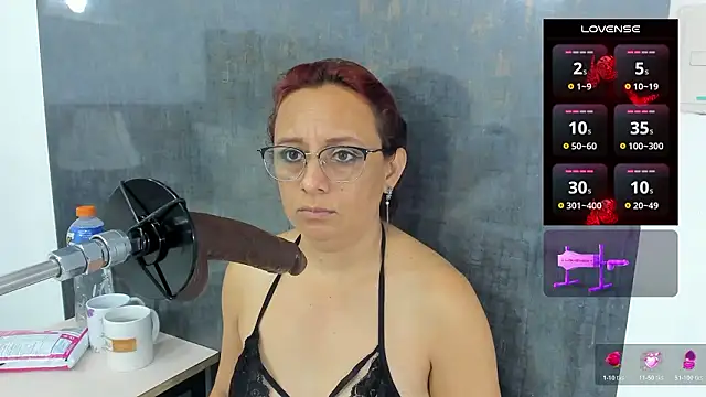 Snapshot of Issys_milf chatting on March 10, 2026, 12:10 pm Issys milf online show from March 10, 2026, 12:10 pm