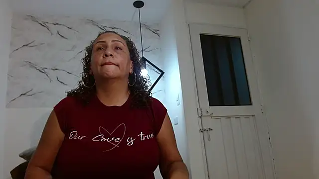 EvaMills1 online show from November 22, 2025, 8:52 pm