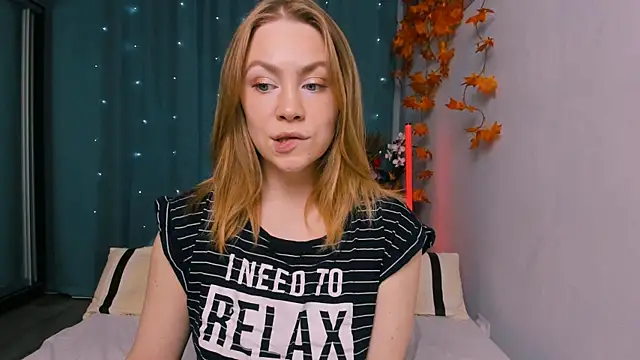 Snapshot of InsatiableFoxX chatting on October 17, 2025, 5:59 pm InsatiableFoxX online show from October 17, 2025, 5:59 pm