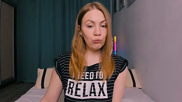 Snapshot of InsatiableFoxX chatting on April 8, 2026, 9:15 pm InsatiableFoxX online show from April 8, 2026, 9:15 pm