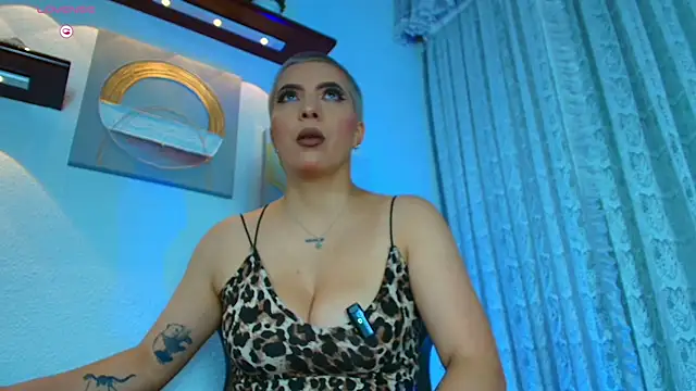 Camila Chainn online show from September 10, 2025, 7:52 am