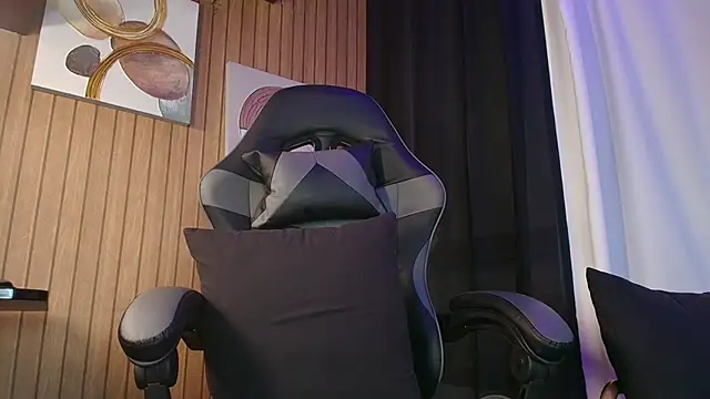 Camila Chainn online show from December 17, 2025, 7:14 am