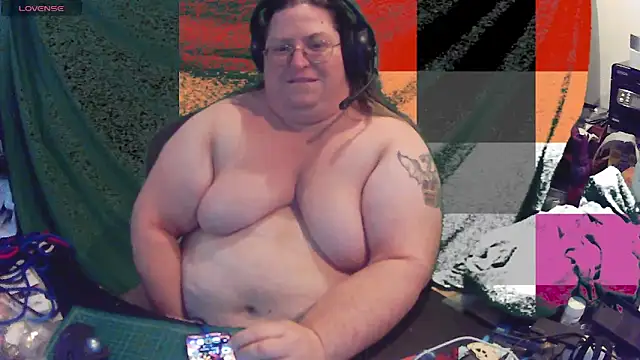 Snapshot of ShibariTurtleDuck chatting on June 19, 2026, 5:17 pm ShibariTurtleDuck online show from June 19, 2026, 5:17 pm