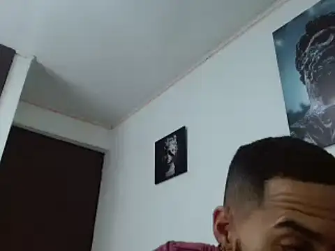 Snapshot of Hendry_ chatting on December 31, 2024, 5:44 am Hendry online show from December 31, 2024, 5:44 am