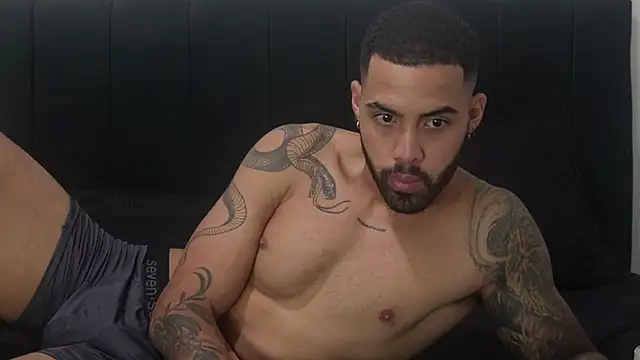 Snapshot of Hendry_ chatting on February 8, 2025, 2:15 am Hendry online show from February 8, 2025, 2:15 am