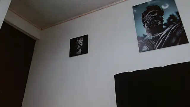 Snapshot of Hendry_ chatting on March 21, 2025, 11:12 pm Hendry online show from March 21, 2025, 11:12 pm