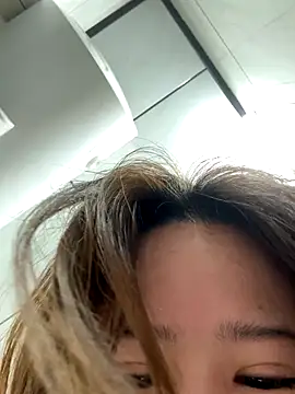 Angelababy001 online show from November 28, 2025, 1:14 pm