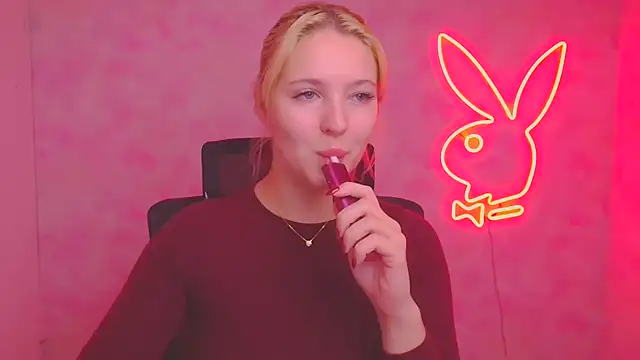 Milka kiss  online show from October 18, 2025, 11:44 am