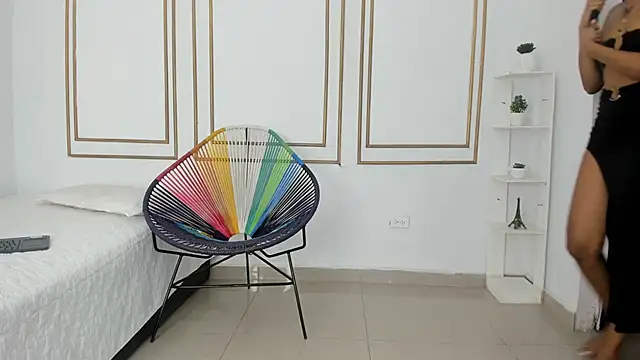 flavia cruz online show from November 8, 2025, 7:23 pm