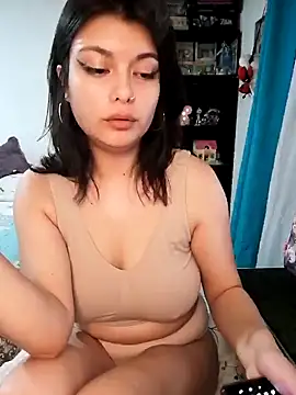 mia  katt online show from December 23, 2024, 9:16 am