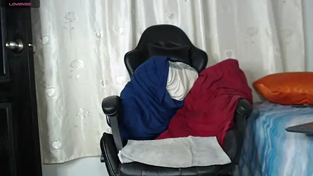 tizziano castillo  online show from January 14, 2025, 12:11 am