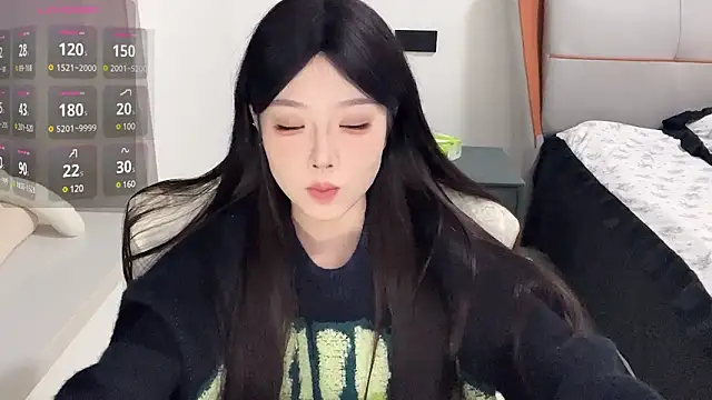 Q-ing online show from December 10, 2024, 5:55 pm