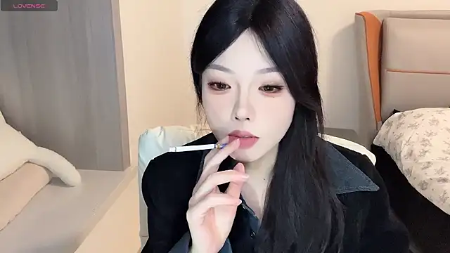 Q-ing online show from December 13, 2024, 2:05 pm