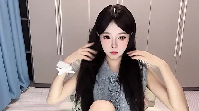 Q-ing online show from September 14, 2025, 1:32 pm