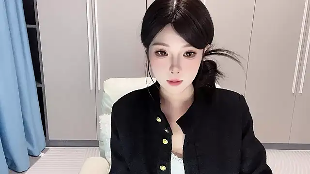 Q-ing online show from October 13, 2025, 1:11 pm