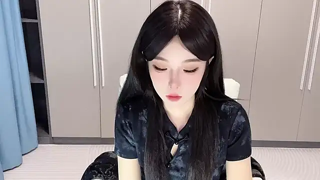 Q-ing online show from October 16, 2025, 4:08 pm