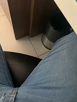 Snapshot of smithrosinha chatting on February 3, 2025, 7:31 pm smithrosinha online show from February 3, 2025, 7:31 pm