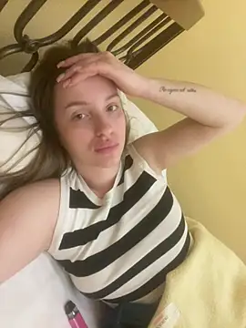 Snapshot of EdnaBradley chatting on February 13, 2026, 11:56 pm EdnaBradley online show from February 13, 2026, 11:56 pm