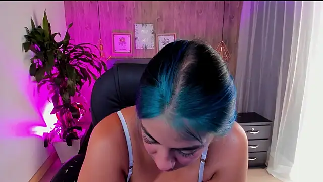 Xisu  online show from December 12, 2024, 12:55 pm