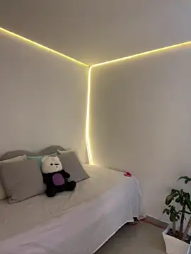 AmmyCollinsW online show from April 2, 2026, 8:39 pm