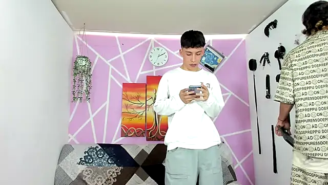 Fresahot2005 online show from February 1, 2025, 7:13 pm