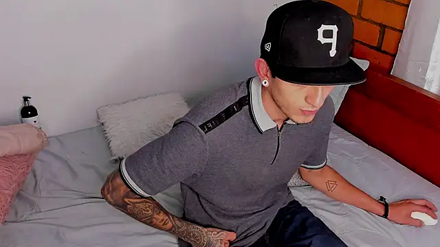 Snapshot of _NATAHSA_ chatting on January 5, 2025, 1:56 am NATAHSA online show from January 5, 2025, 1:56 am