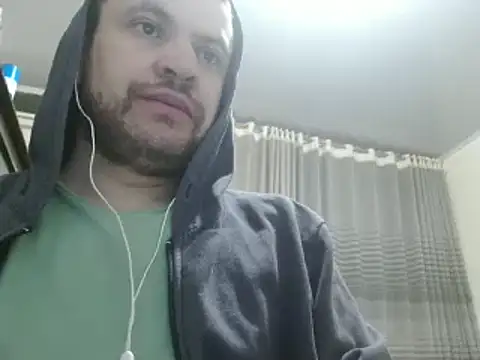 camiloking1720 online show from December 20, 2024, 3:14 am