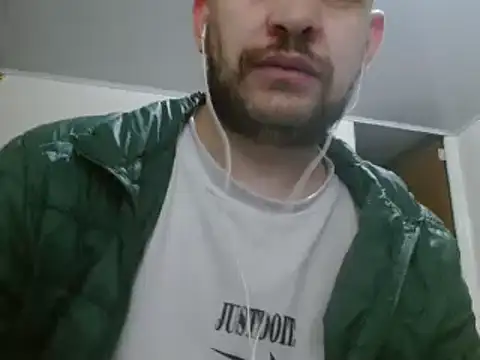 camiloking1720 online show from February 8, 2025, 12:38 am