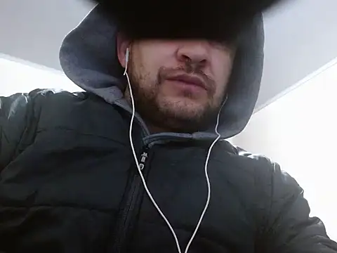 camiloking1720 online show from September 27, 2025, 7:41 pm