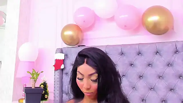 HaileeRoberts online show from December 21, 2025, 1:07 pm