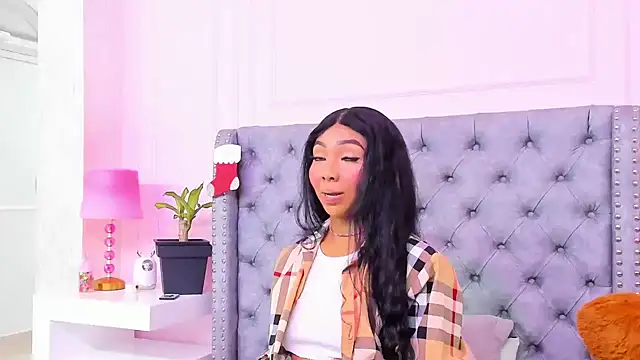 HaileeRoberts online show from January 6, 2026, 12:20 pm