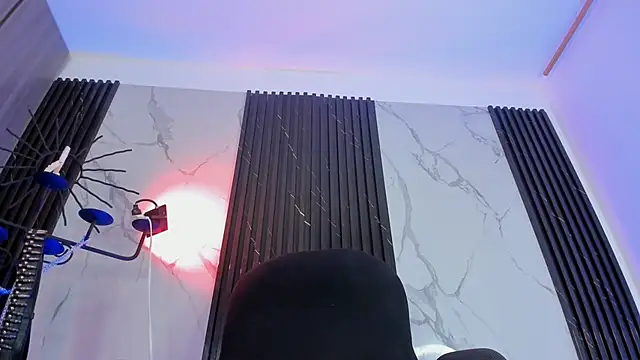 ALICEPOIXXXON online show from April 15, 2026, 3:57 am