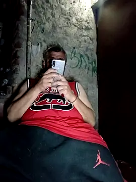 rodrig6987 1 online show from October 9, 2025, 3:04 am