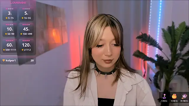 SaintGirl online show from January 22, 2025, 6:52 pm