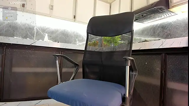 Snapshot of antony_bigdick_ chatting on December 3, 2025, 1:24 am antony bigdick online show from December 3, 2025, 1:24 am